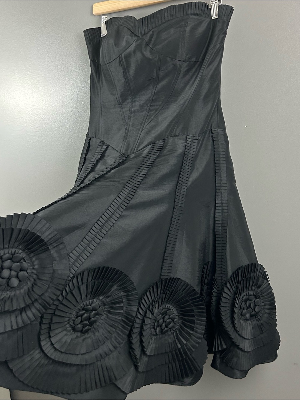 Basix II Strapless Pleated Rosette Cocktail Dress Black Size 6 - Picture 4 of 13